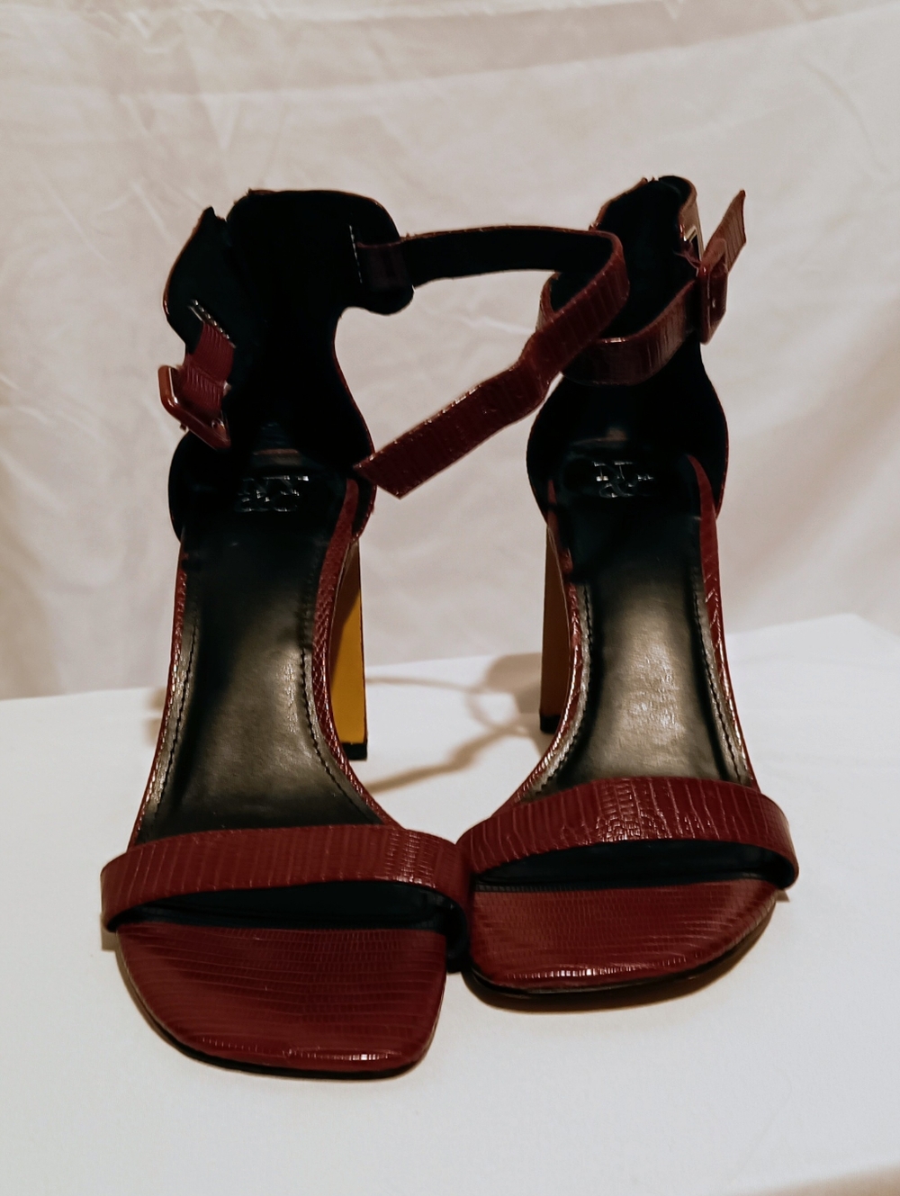 🫛Lexi Single Band Heels – Size 10 – Red Wine Faux Snake Skin NWOT